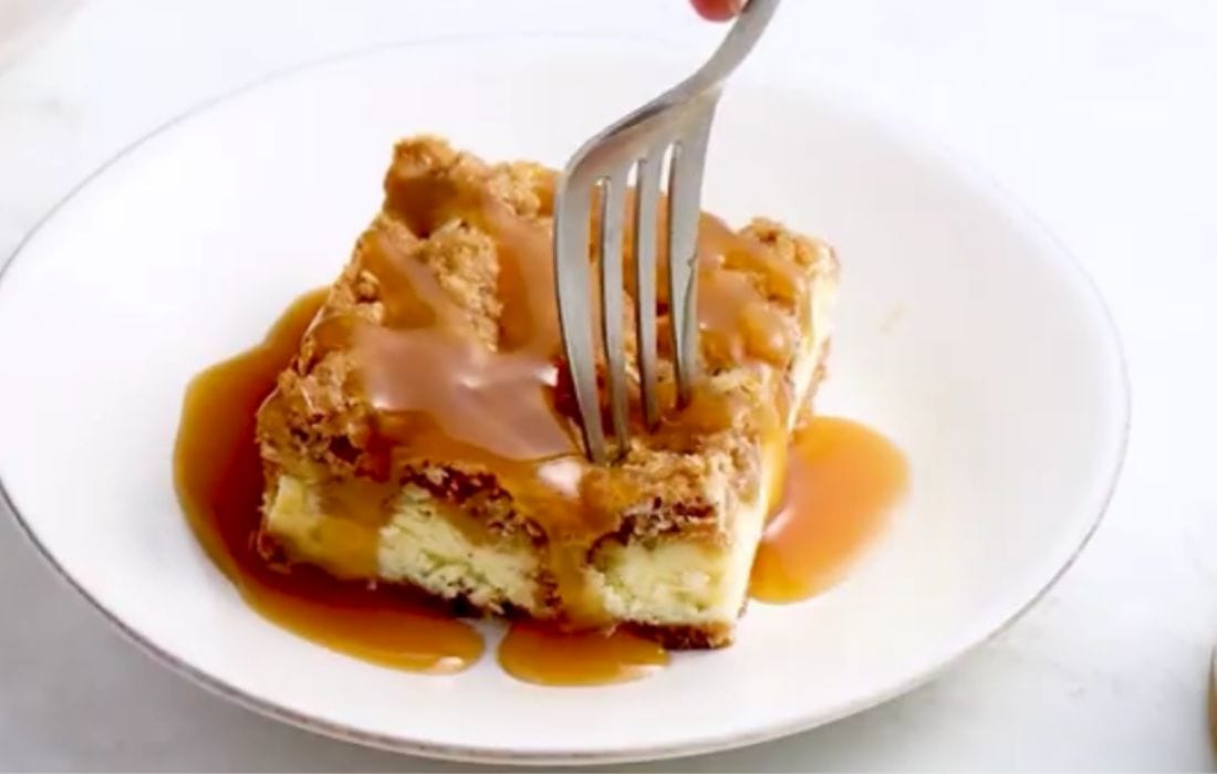 Caramel Apple Cheesecake Bars