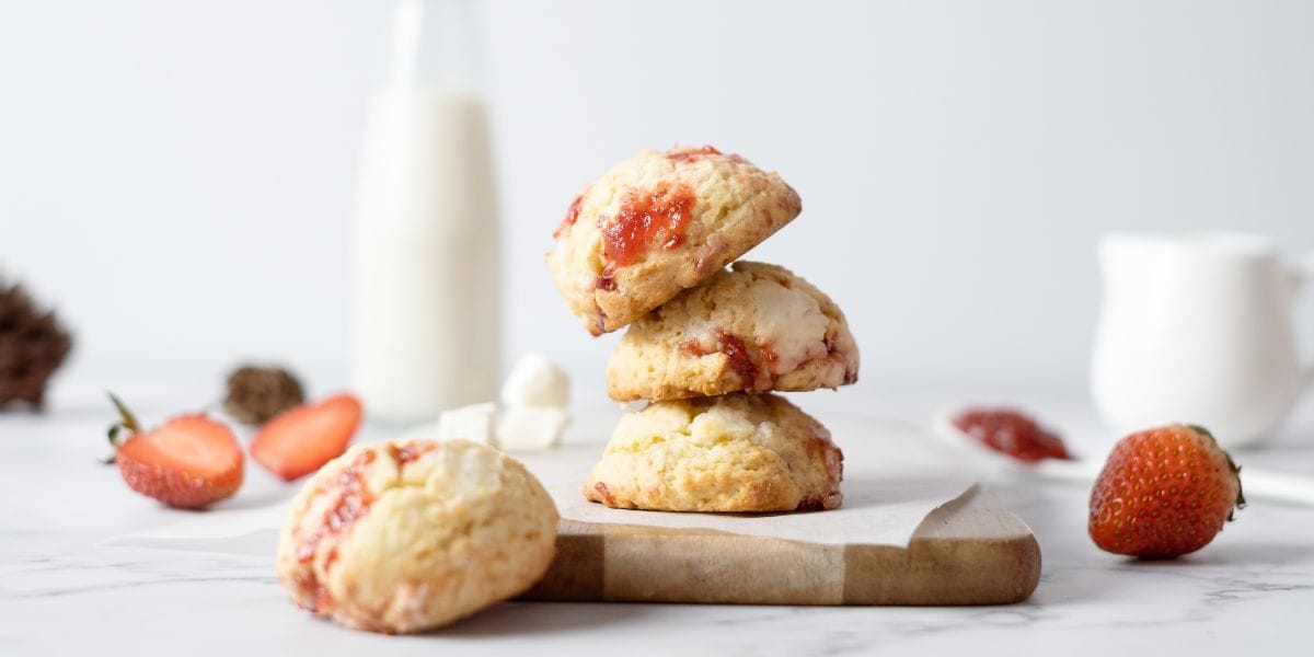 Strawberry Cheesecake Cookies Recipe – Soft, Stuffed & Simply Irresistible