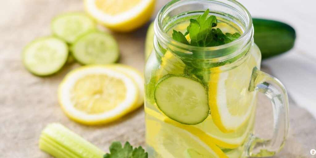 tored lemon balm drink for weight loss in a glass jar